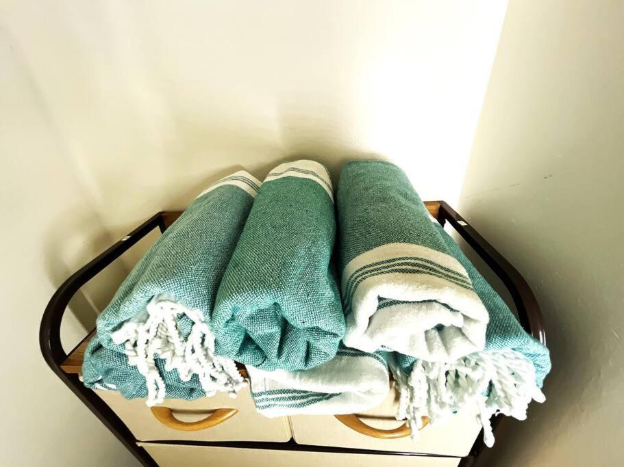 הונולולו Huge Patio Washerdryer 1 Bedroom Banyan Free Parking 5 Min To Beach מראה חיצוני תמונה
